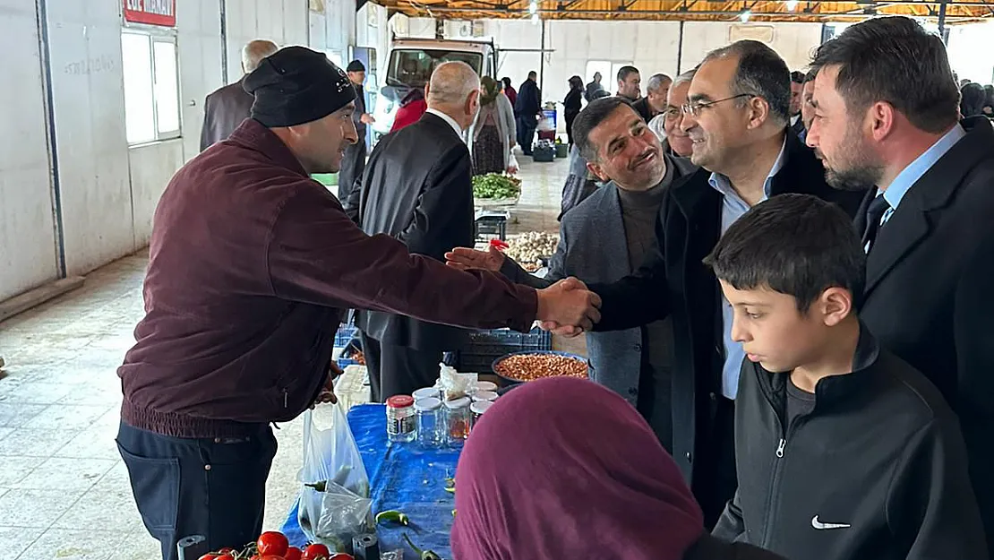 'Malum Hanımefendi Aklına Geleni Yaparım Diyerek Vatandaşı Kandırıyor'