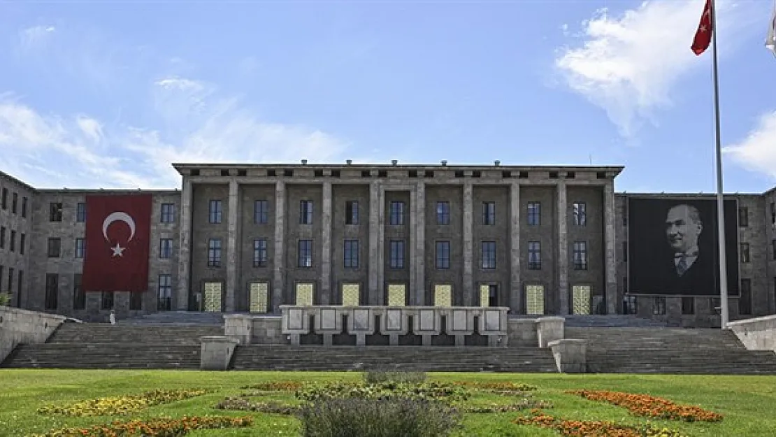 Meclise 5 Bilişim Personeli Alınacak