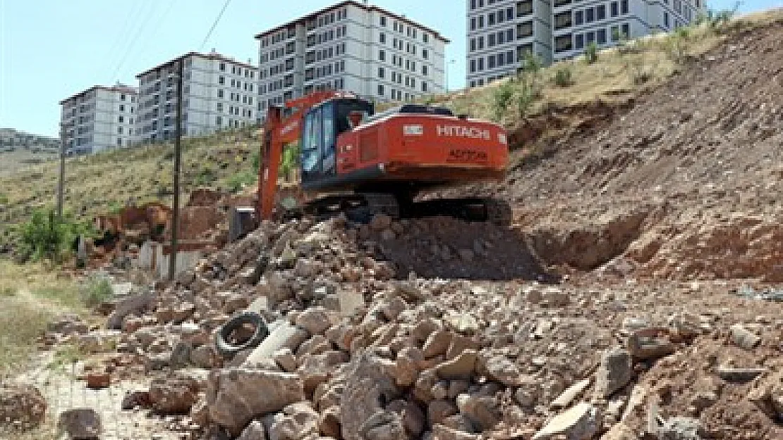 Metruk binalar yıkılıyor – Kocatepe Gazetesi