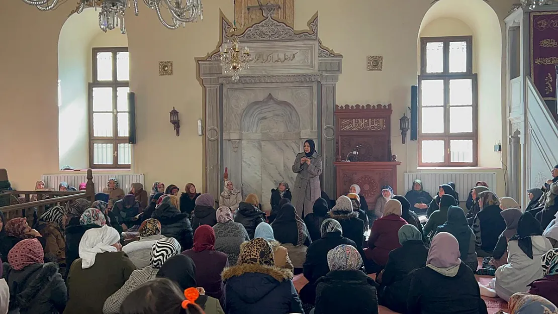 Mevlevi Camiinde Hanımlara Özel Kandil Programı Yapıldı