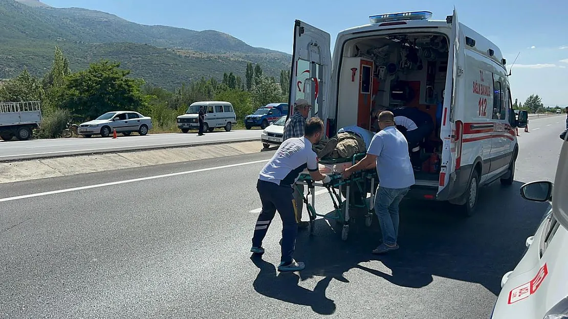 Mevsimlik işçileri taşıyan minibüs devrildi