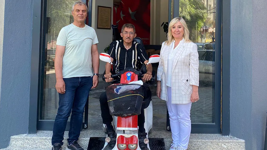 MHP Afyonkarahisar'dan Örnek Adım! İl Başkanlığı Binası Engelleri Kaldırdı