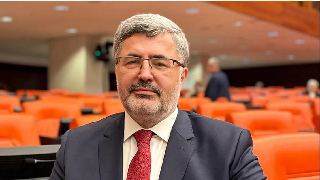 Milletvekili Özkaya'dan CHP Yönetimi'ne: Bir Müteahhidin Oyuncağı Olmayın