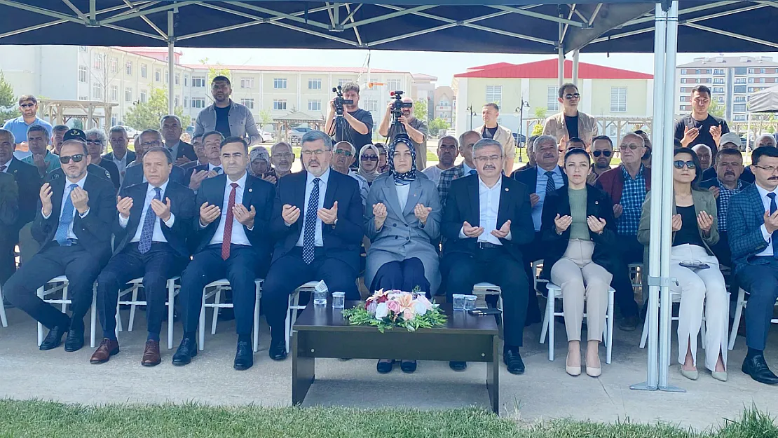 Milletvekili Özkaya'dan 'Satış' Göndermesi: Belediyeler Arsa Satacaksa Araç Alımı Yapılmalı