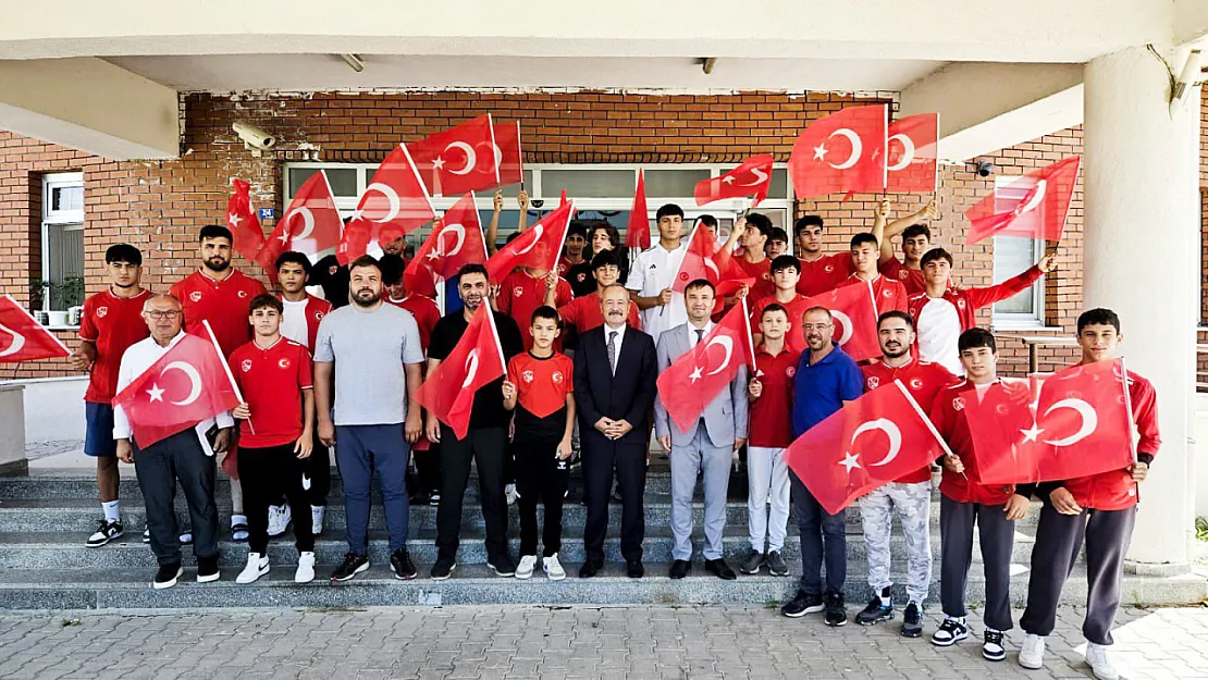 Milletvekili Taytak, Geleceğin Şampiyonlarına Destek Verdi