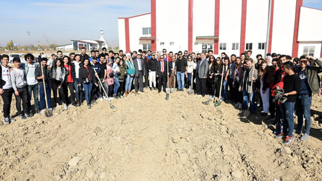 Milli Ağaçlandırma Günü’ne  AKÜ 6 bin fidanla destek verdi