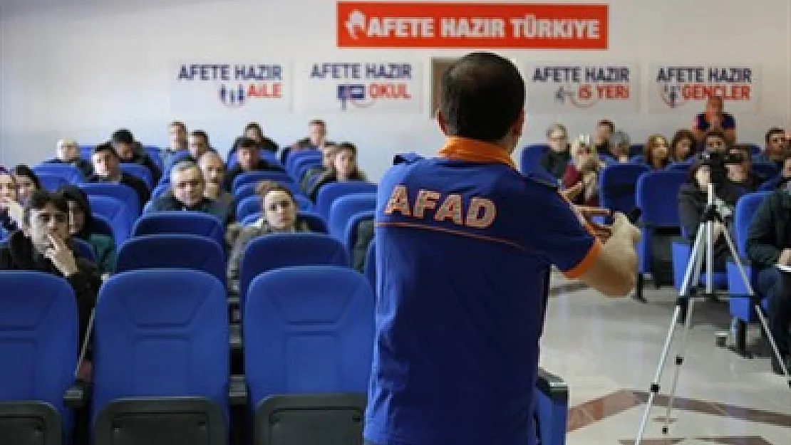 Milli Eğitim personeline afet eğitimi veriliyor