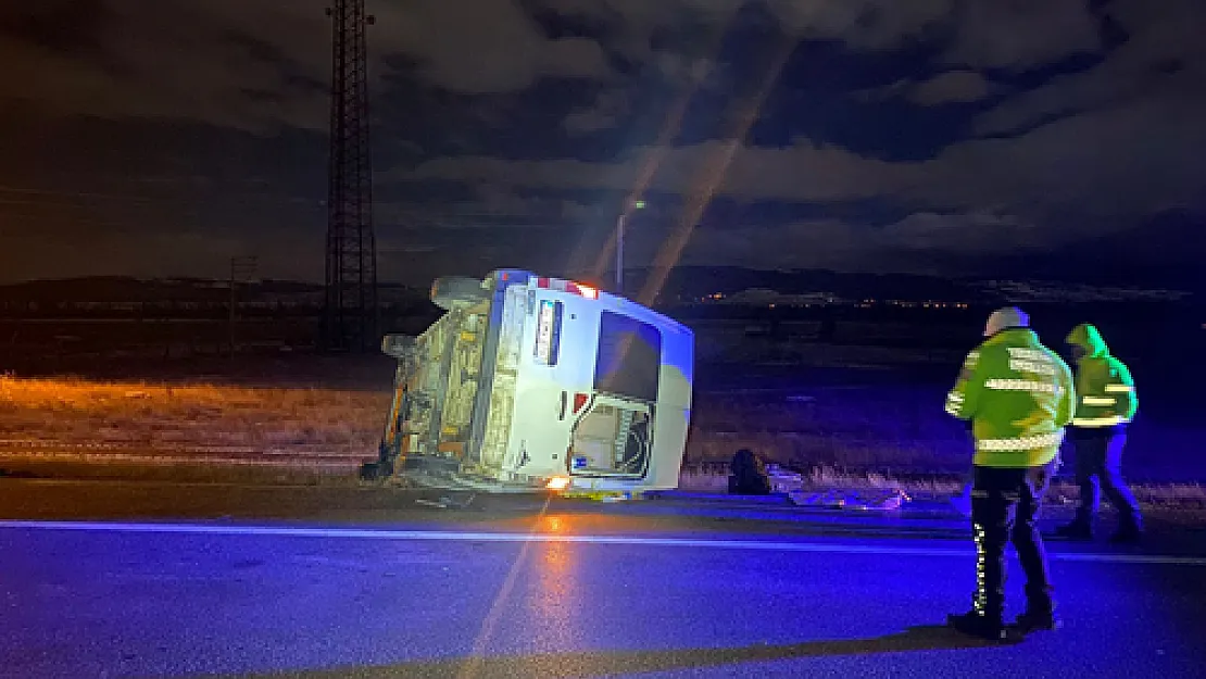 Minibüs Refüje Devrildi Çok Sayıda Yaralı Var