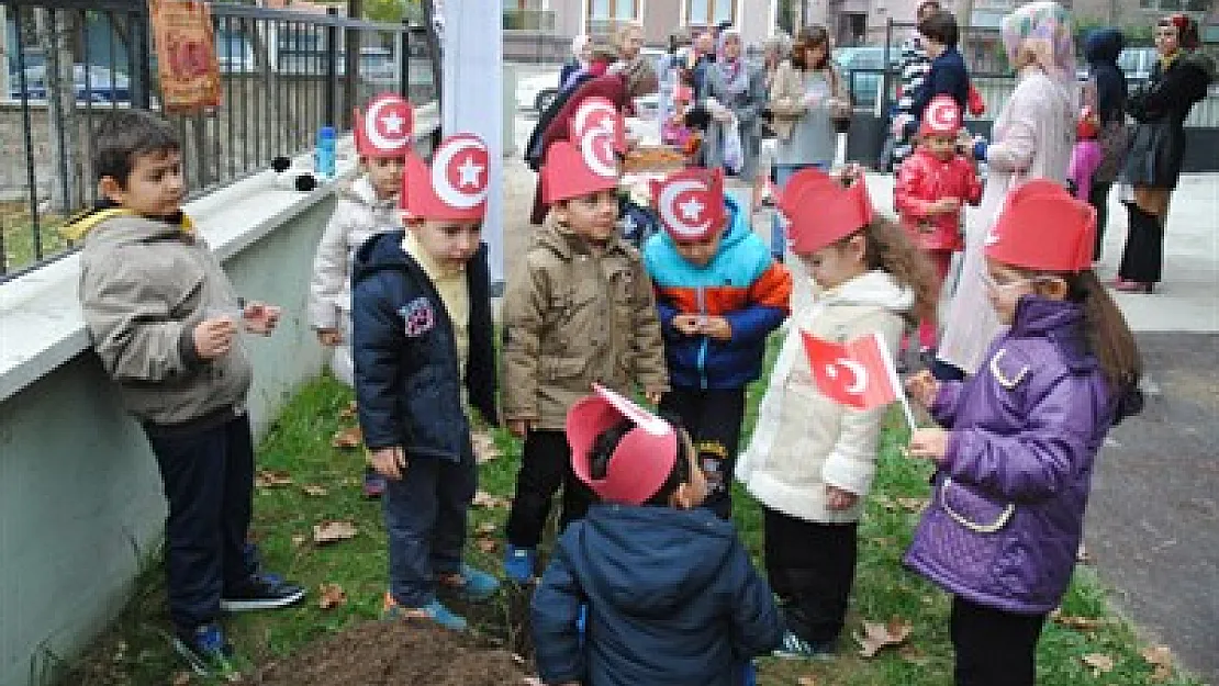 Minikler 15 Temmuz şehitlerini yâd etti