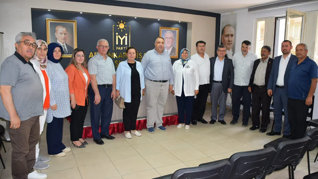 Mısırlıoğlu: Muhtarlarımız Hizmet Aşkıyla Çalışıyor