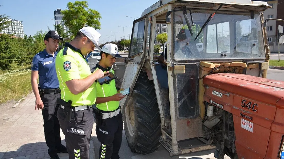 Motosiklet, traktör ve servis araçlarına yönelik denetim yapıldı