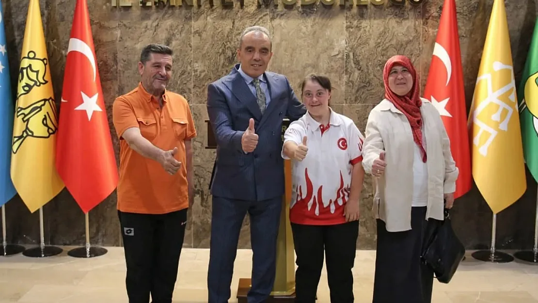 Müdür Erol, Şampiyon Yılmaz'ı Kabul Etti