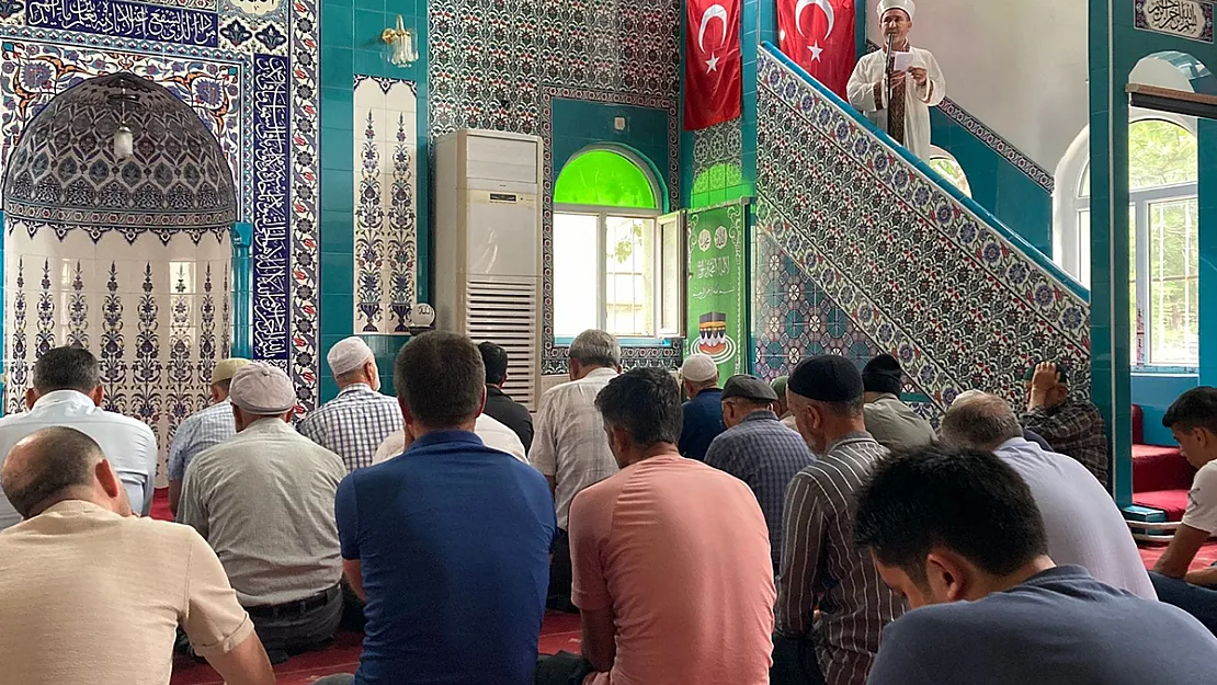 Müftülük Yöneticileri Çayırbağ'da Vaaz Etti