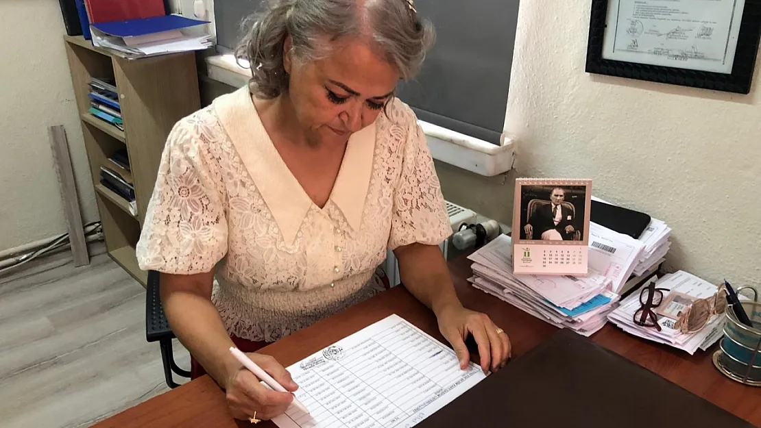 Muhtarlık Görevinden Kazandığı Tüm Parayı ihtiyaç Sahibi Çocuklara Harcayacak