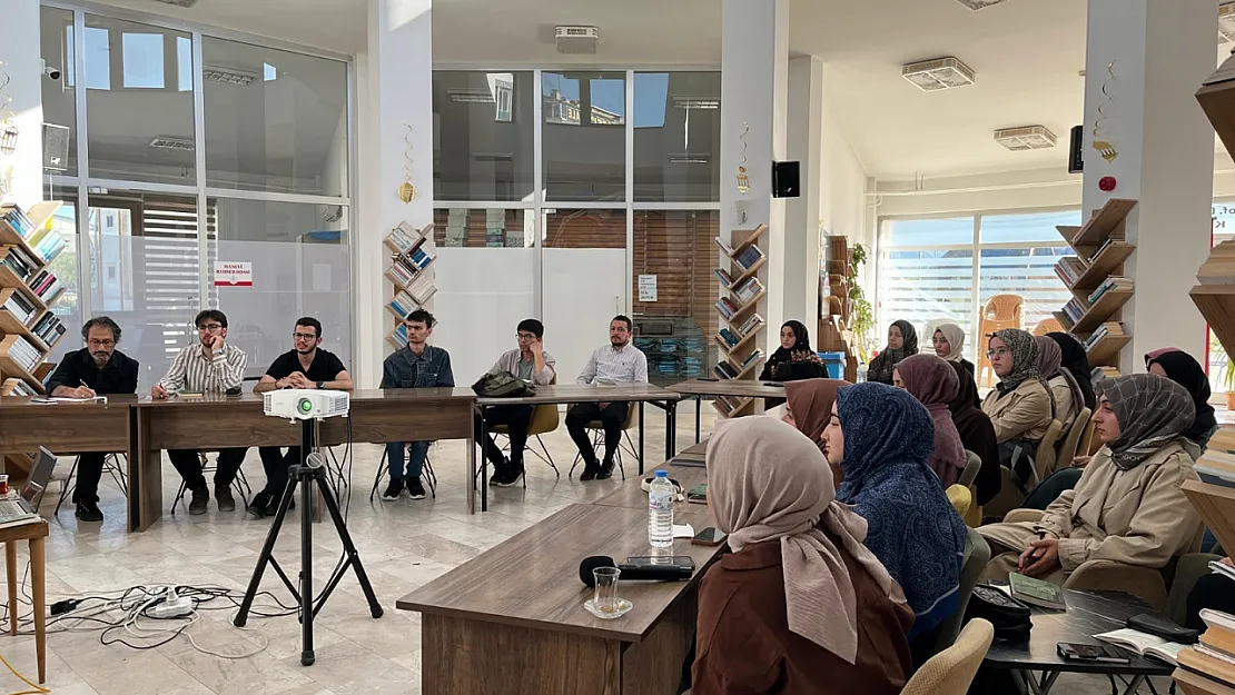 Müslümanca Düşünme Üzerine Denemeler' Kitabı Tahlil Edildi