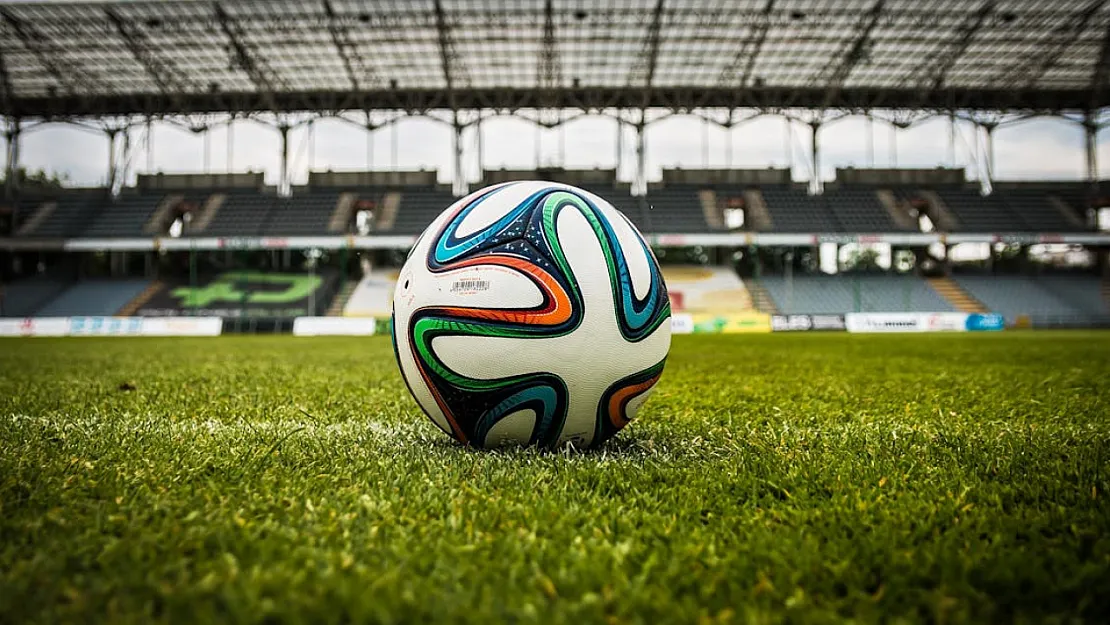 Nebi, futbolcu avında