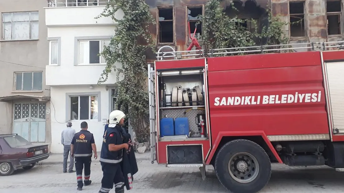 Ocakta unutulan yemek yangına neden oldu