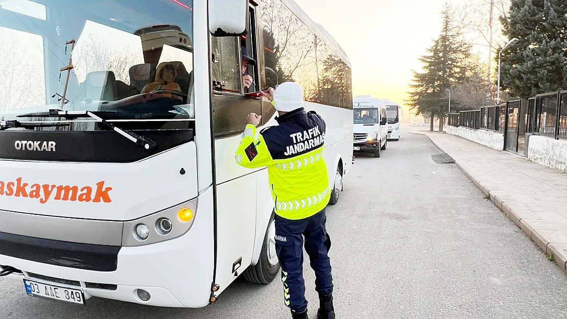 Öğrenci Taşıyan Servislere Sıkı Denetim Uygulandı