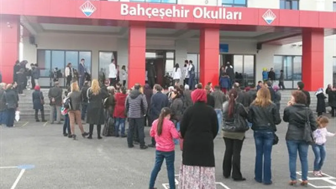 Öğrenciler Bahçeşehir Koleji’nde eğitim görmek için yarıştı