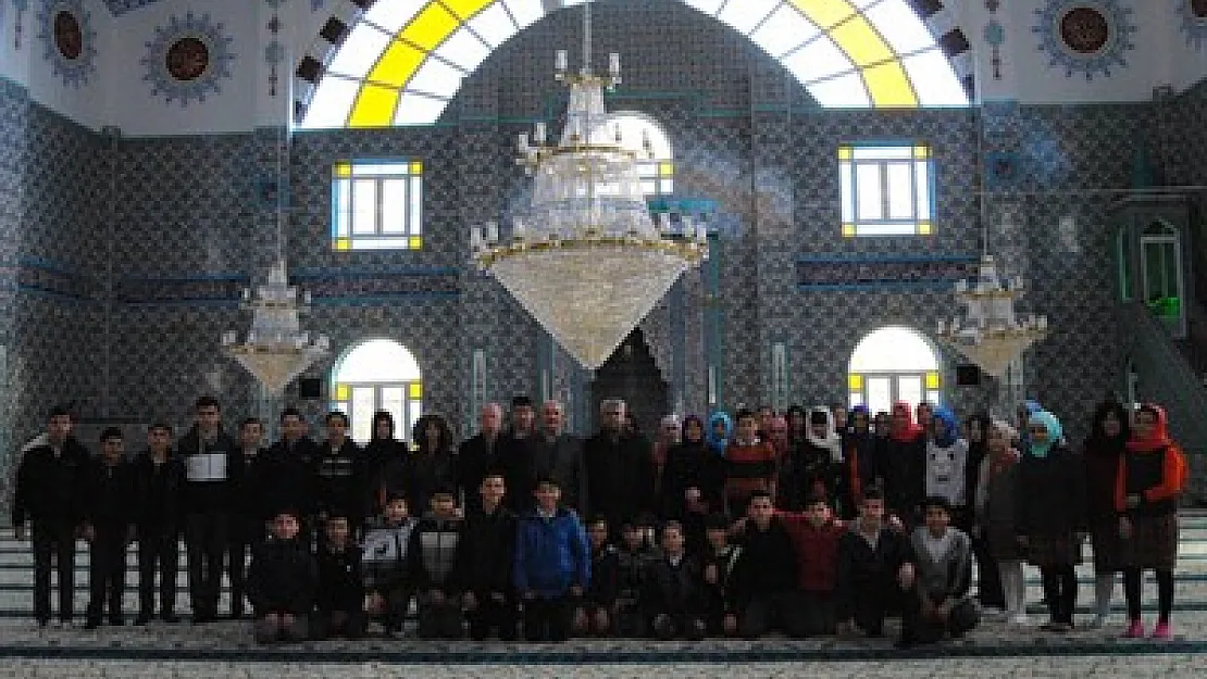 Öğrenciler Miraç Camii'ne hayran kaldı