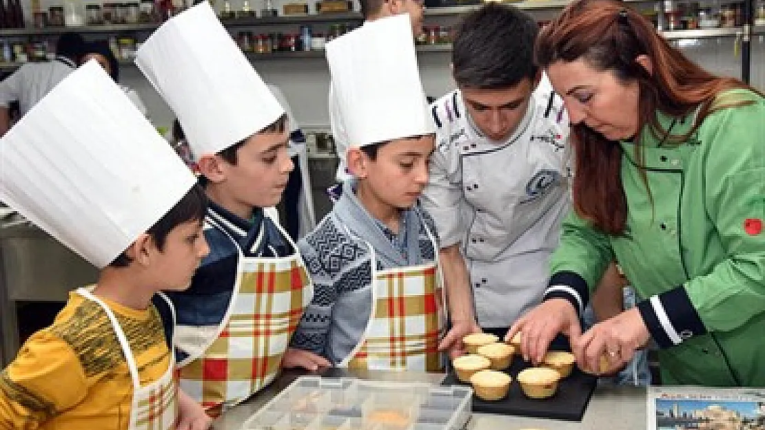 Öğrenciler, pasta yapmayı öğrendi – Kocatepe Gazetesi