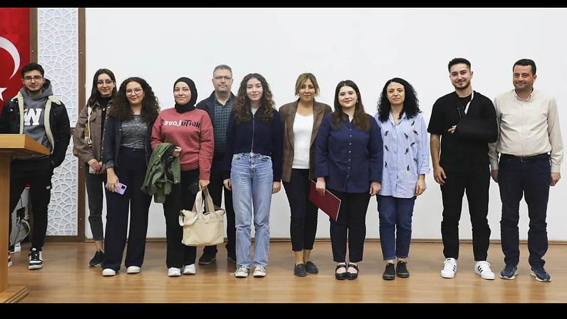 Öğrencilere Kariyer Süreçleri Anlatıldı