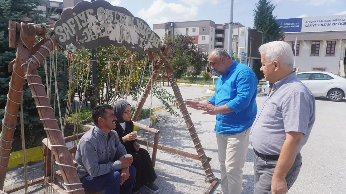 Öğrencilere Sıcak Karşılama