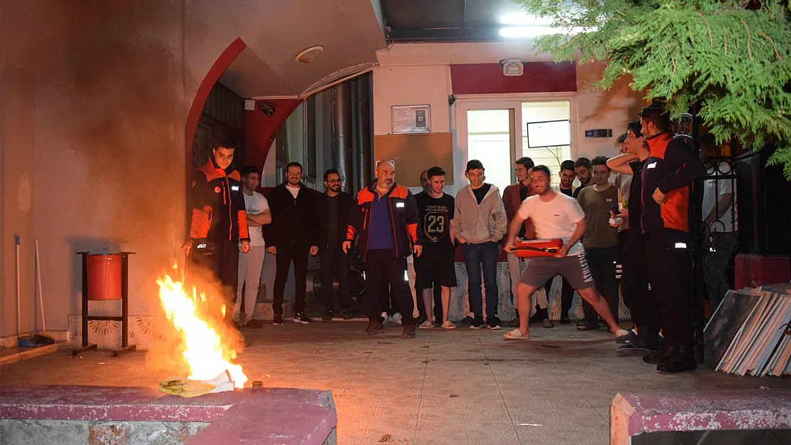 Öğrencilere Yangın Eğitimi Verildi