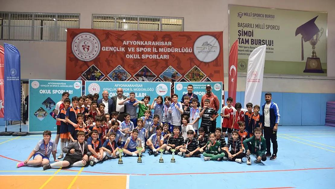 Okul Sporları Futsal müsabakaları tamamlandı