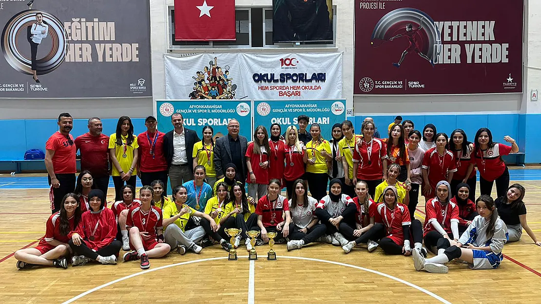 Okul Sporları İkinci Küme Genç Kız Futsal Müsabakaları Tamamlandı