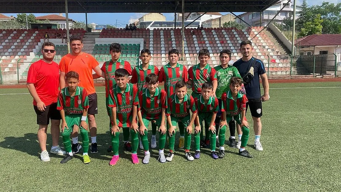 Osmaneli Belediyespor U-13 takımı 9-0 kazandı