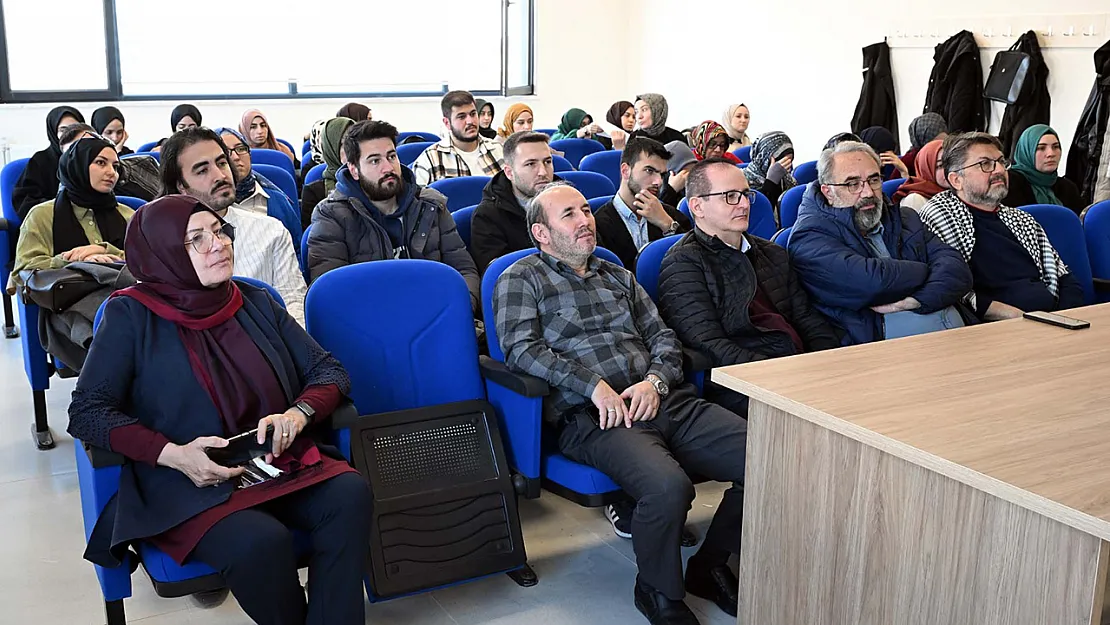 Özbekistan'da Sanat Teması Ele Alındı