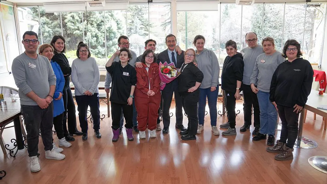 Özel Bireyler Gökkuşağı Kafe İle İş Gücüne Katılıyor