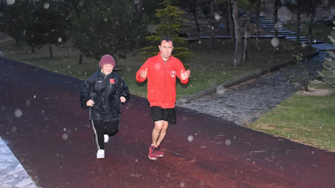 Özel sporcu Müneevvere'ye soğuk hava vız geliyor