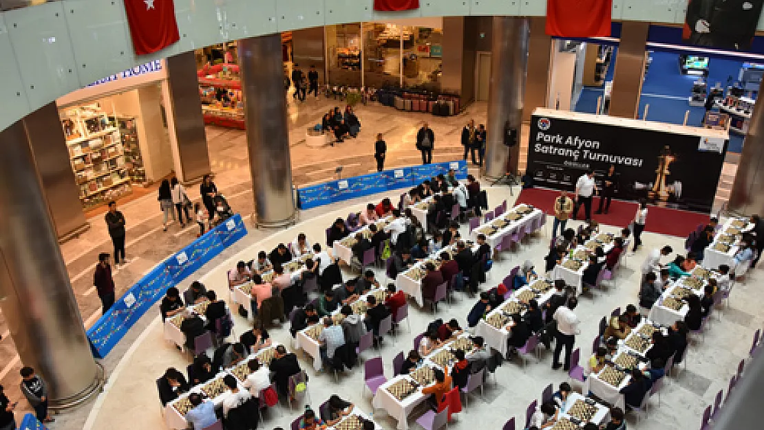 Park Afyon'da özel satranç turnuvası düzenlendi