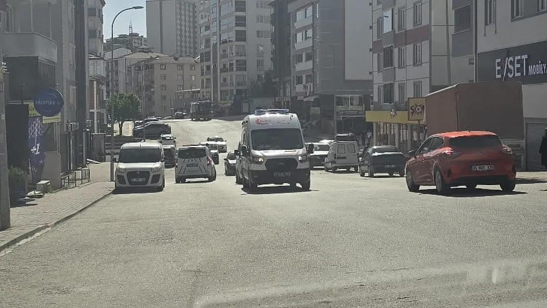 Park Etmek İstersen Motosiklete Çarptı: 1 Kişi Yaralandı