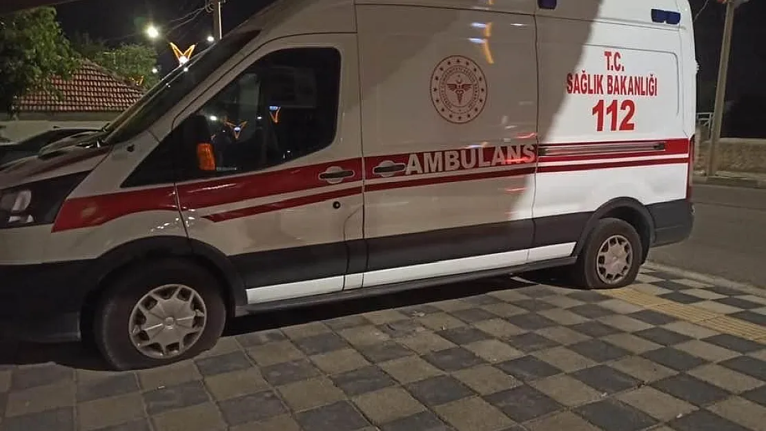 Park halinde bulunan ambulansın 4 lastiğini birden kestiler