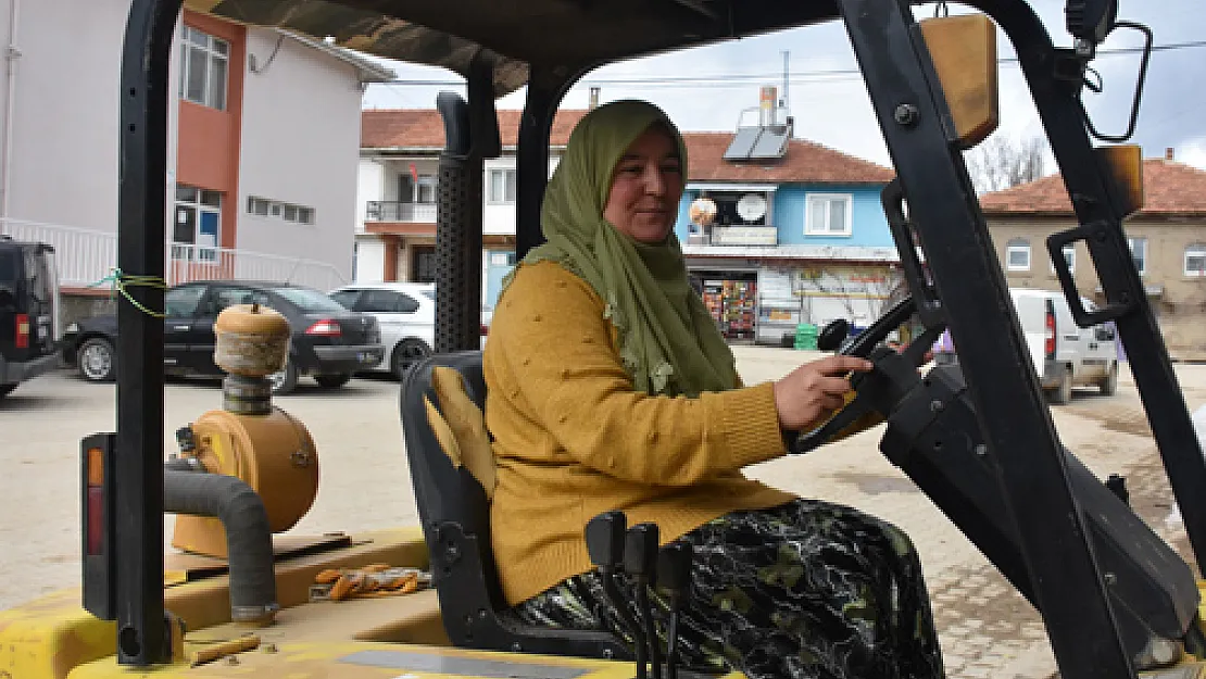 Pazarcılık yapan iki çocuk annesi,  44 yaşında üniversiteli oldu