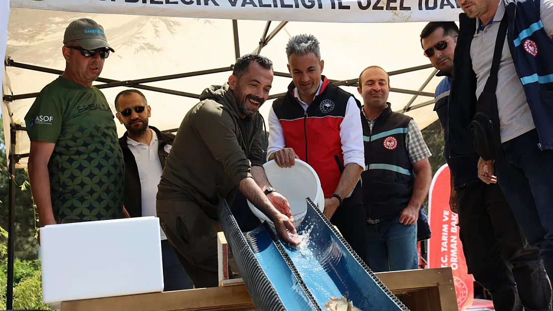 Pelitözü Göleti'ne Anaç Sazan Balığı Salındı