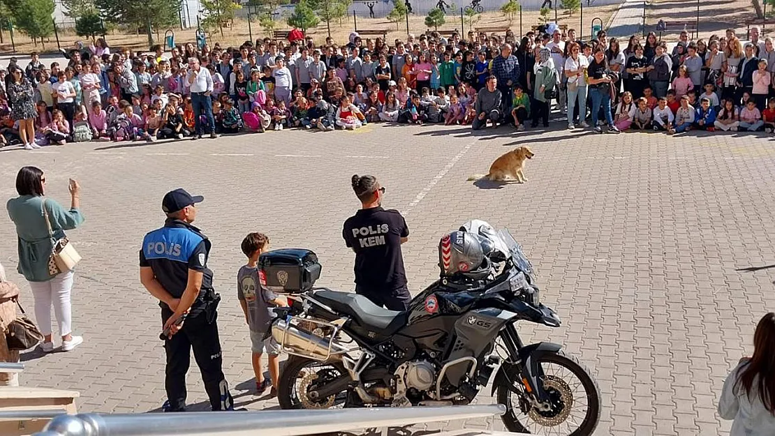 Polis 2 Bin 843 Vatandaşı Bilgilendirdi