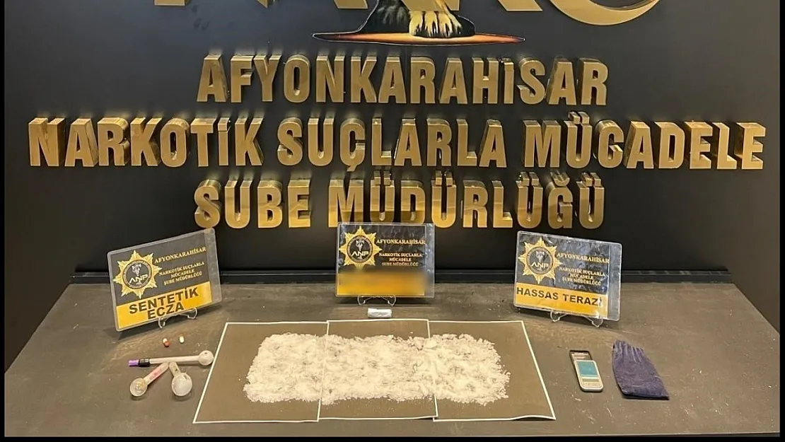 Polis Aradığı Uyuşturucuyu Aracın Sigorta Kutusunda Buldu