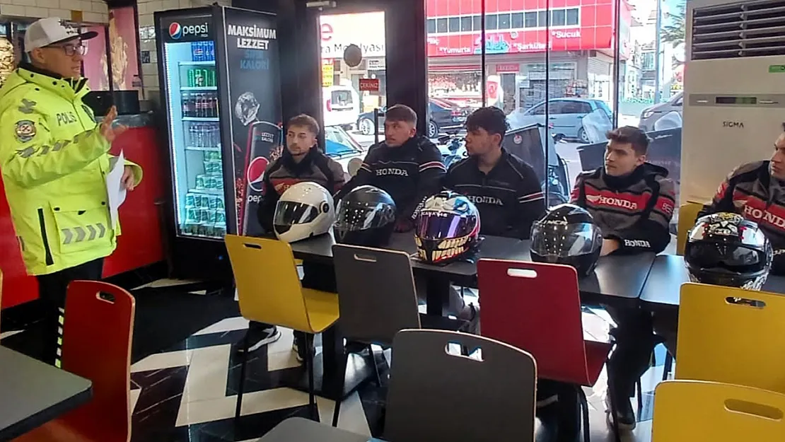 Polisten Motokuryelere Trafik Eğitimi