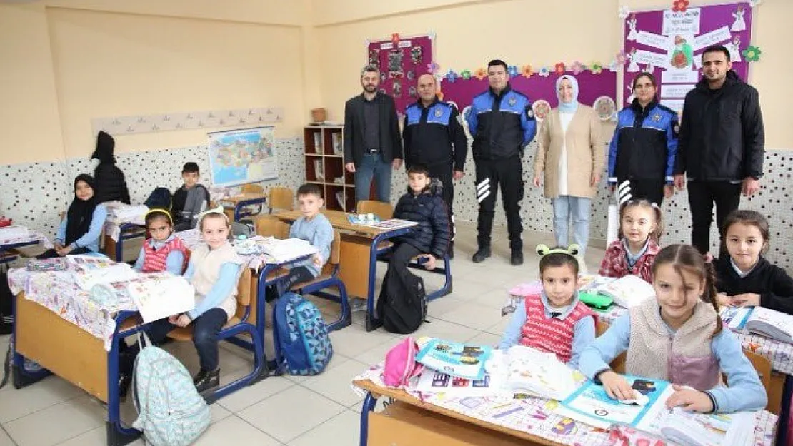Polisten Öğrencilere Sürpriz Ziyaret