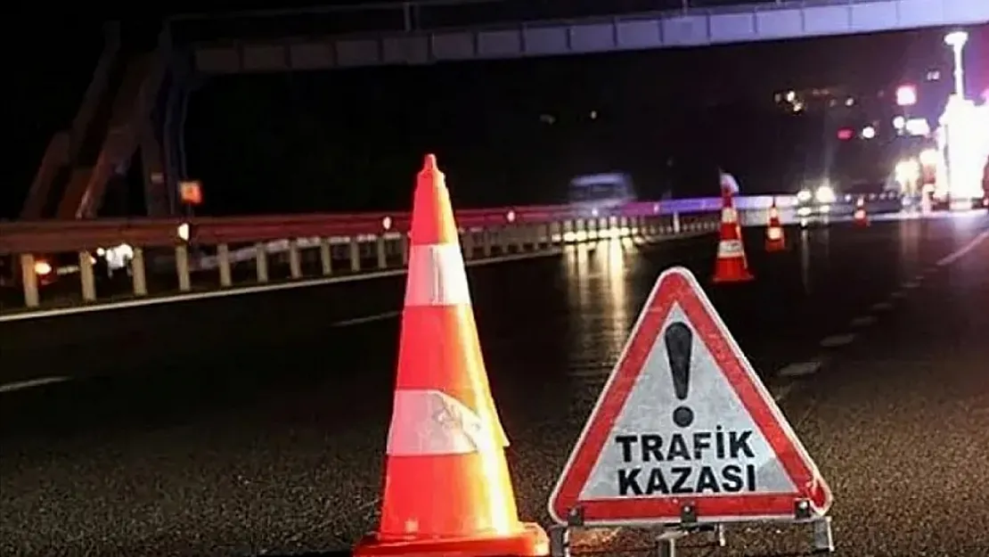 Refüjü Aşıp Karşı Şeride Geçti, Şans Eseri Hayatta Kaldılar!