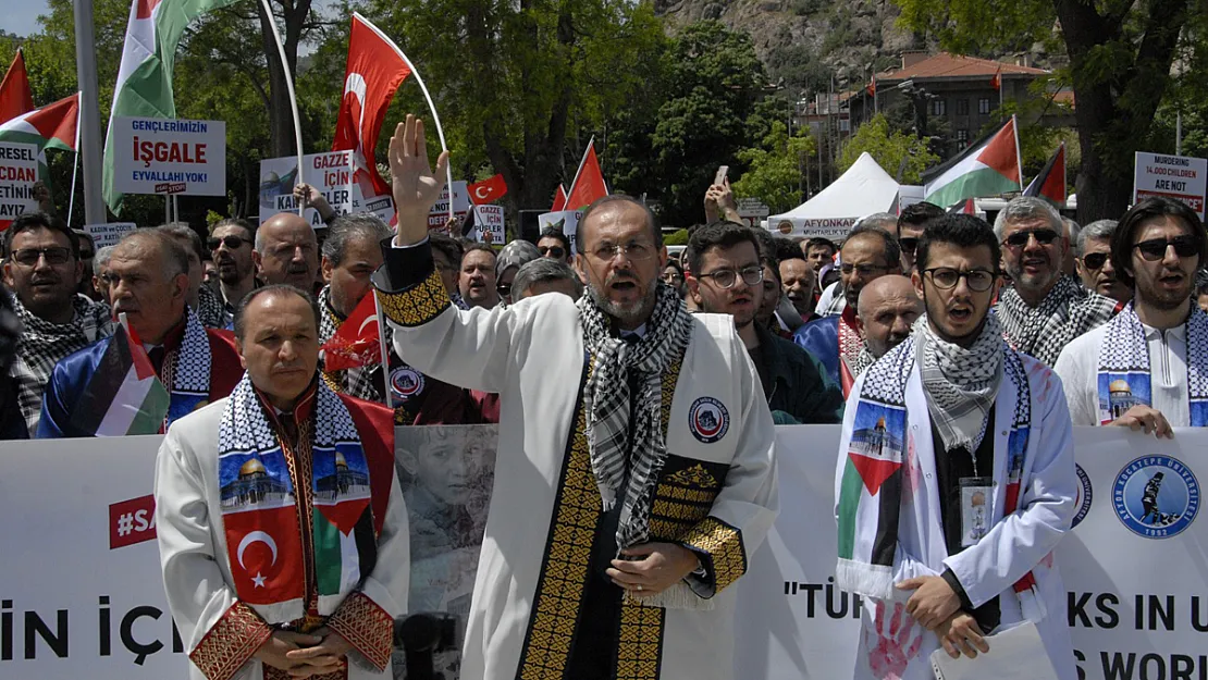 Rektör Okumuş'un Şiiri Duygulandırdı