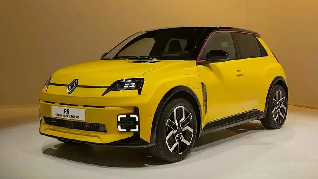 Renault 5, 2025'in Otomobili Oldu!