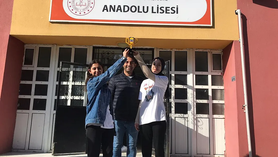 Robo Frig projeleriyle Yükselen Yıldız Ödülü aldılar