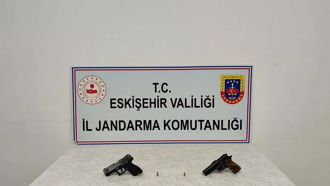 Ruhsatsız Tabanca Satmaya Çalışırken Yakalandı
