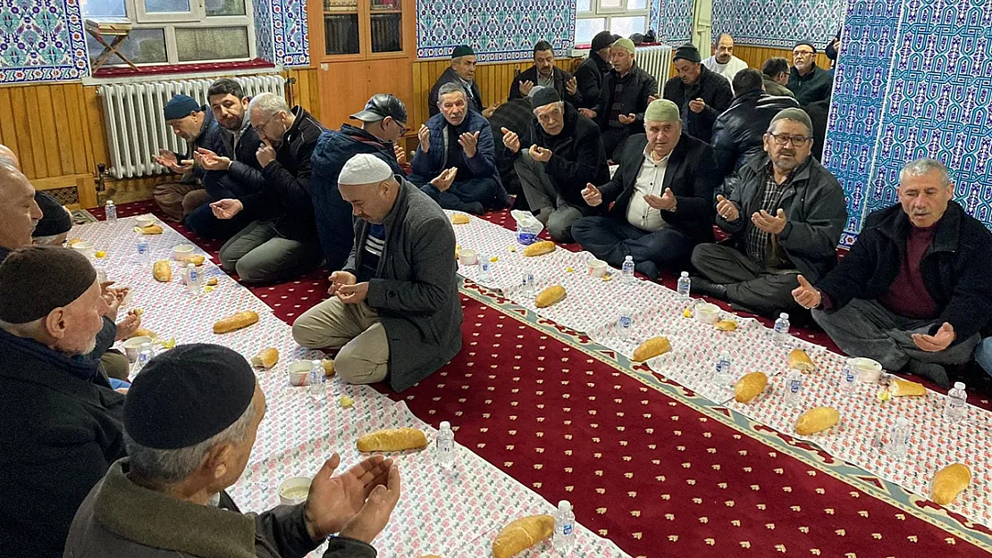 Sabah Namazı Buluşması Veysel Karani Camii'nde Yapıldı