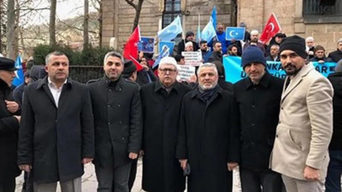 Sabah Namazı’nda Türbe Camii’nde buluştular